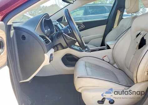 2015 Chrysler 200 C z USA, uszkodzony, nr VIN 1C3CCCEG4FN551107